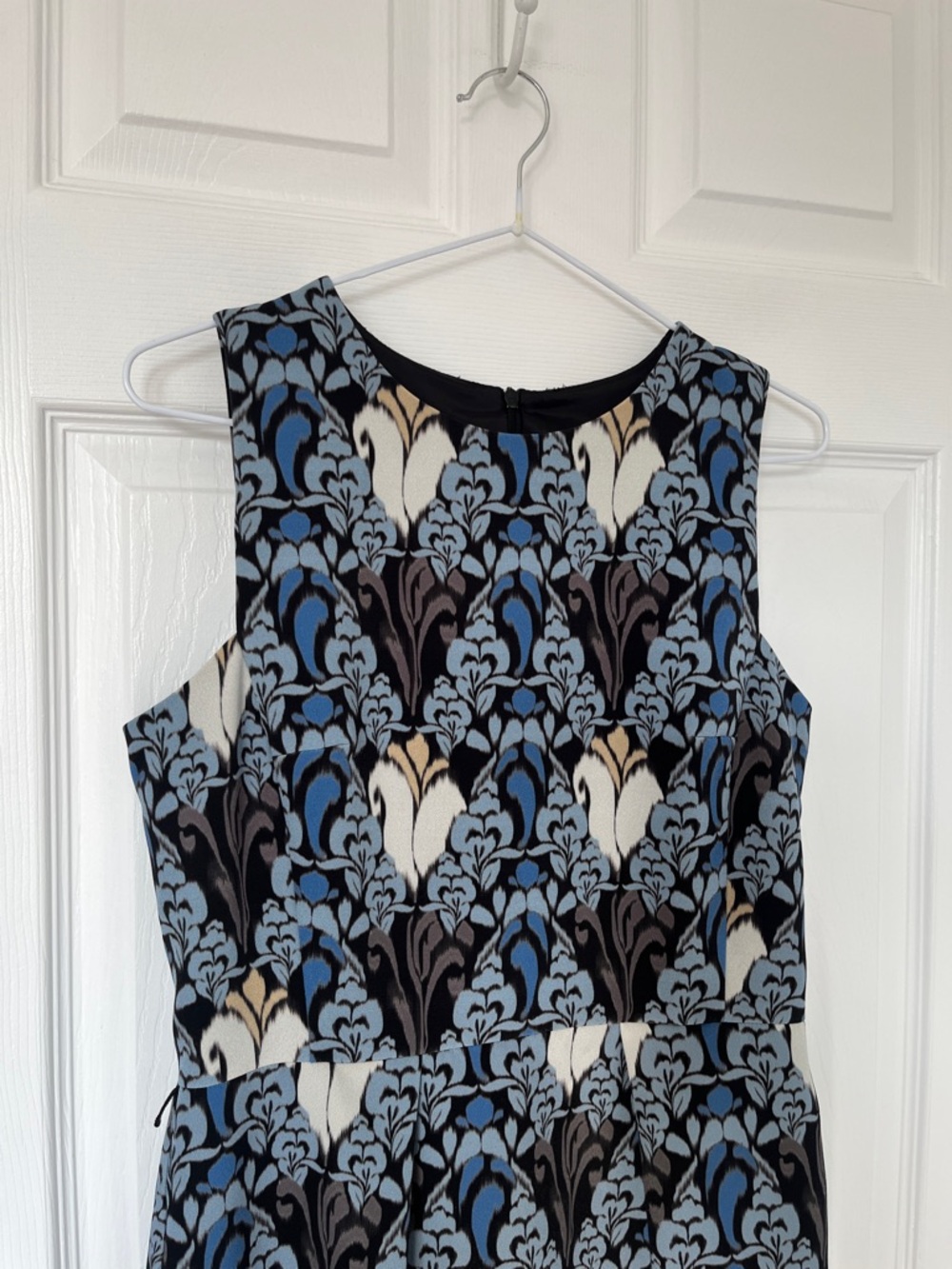 Tristan Sleeveless Blue and Cream Floral Fit-and-Flare Dress - Picture 2 of 8